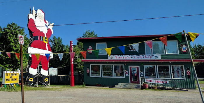 Santas Motel - Santas Workshop Photo (newer photo)